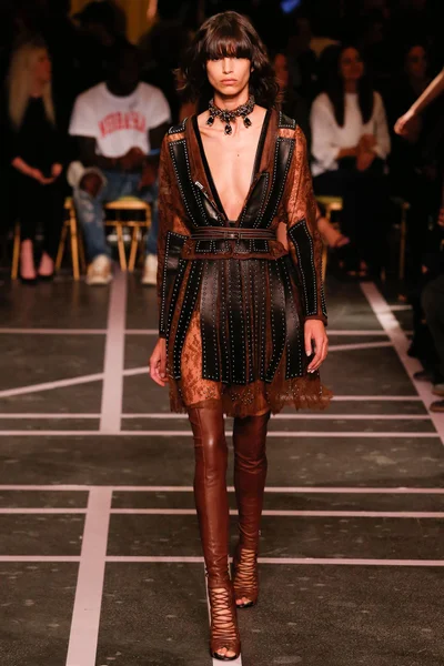 Look 23